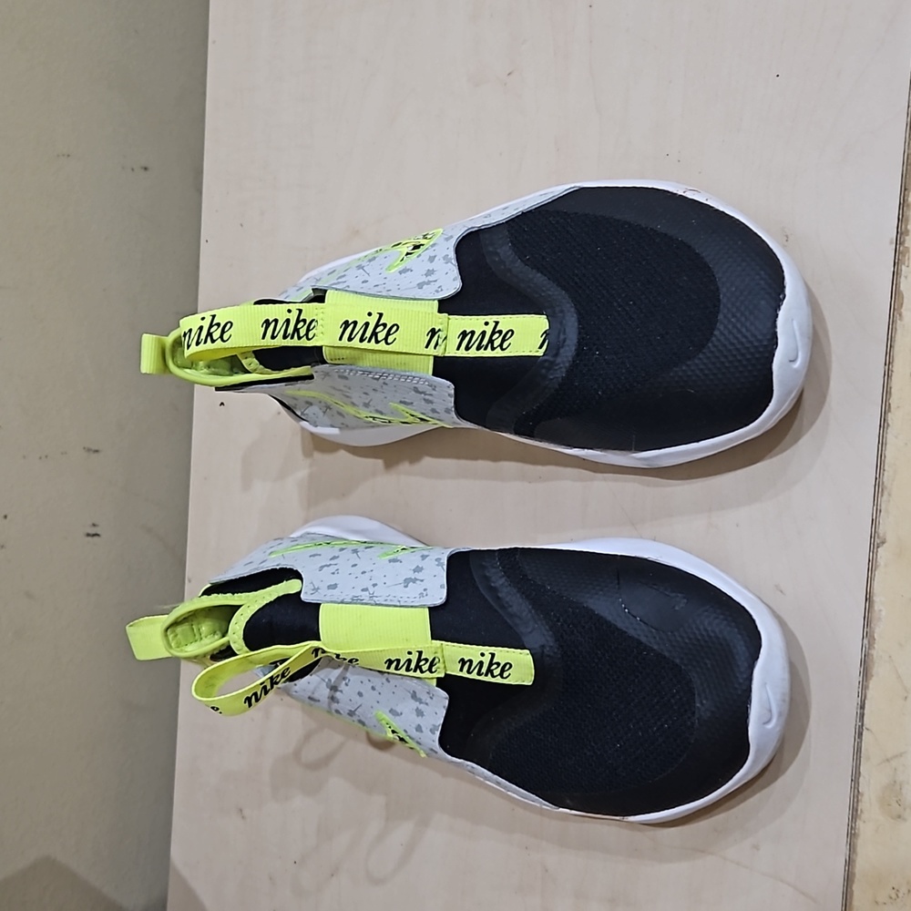 Slip on sneakers
